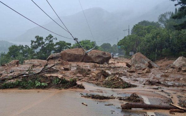 中国配资官网 韩国庆尚南道暴雨引发山体滑坡 已致3人死亡